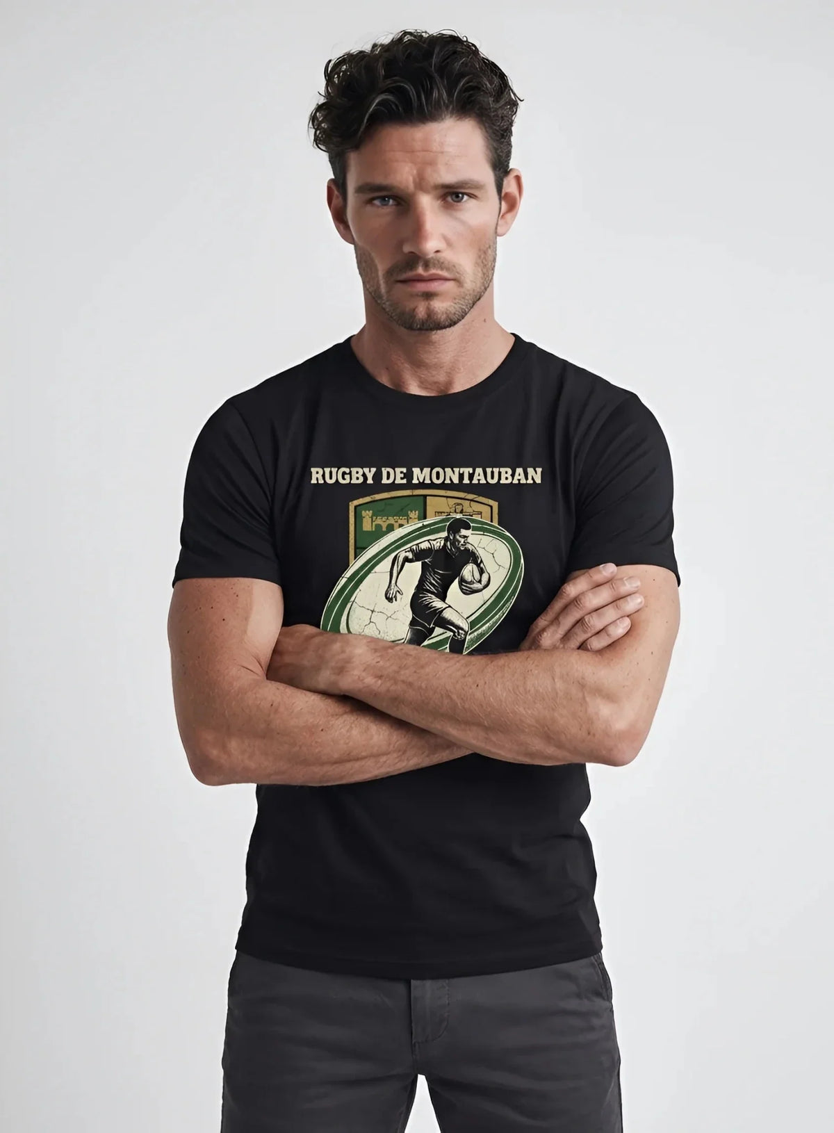 T-shirt rugby Ballon Ovale Montauban noir, vue face rugbyman en course
