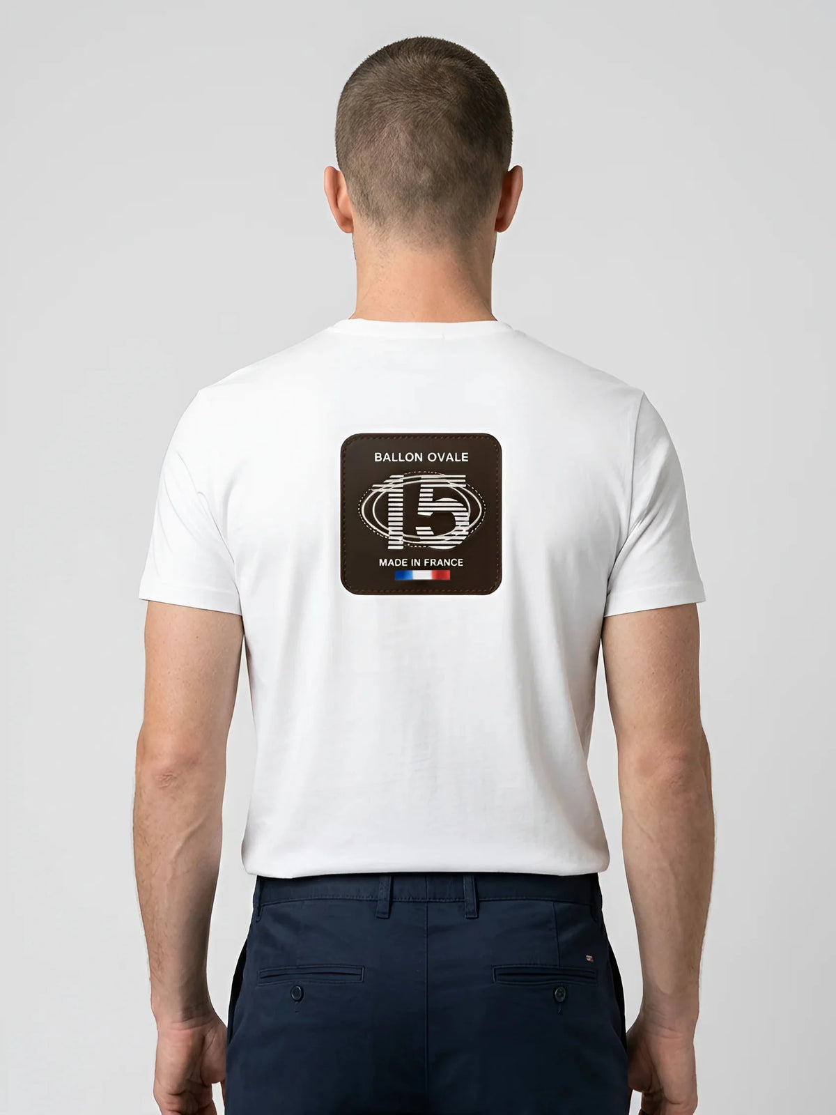 T-shirt Ballon Ovale Numéro 15 Badge Cuir Marron, vue de dos écusson cuir marron
